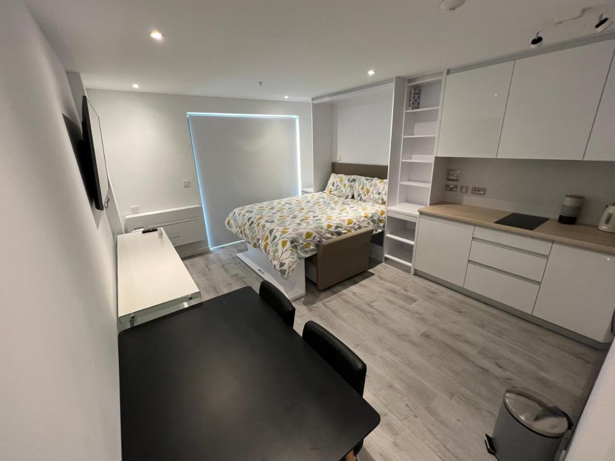 Modern Studio Apartment In Gibraltar - The Hub Buitenkant foto