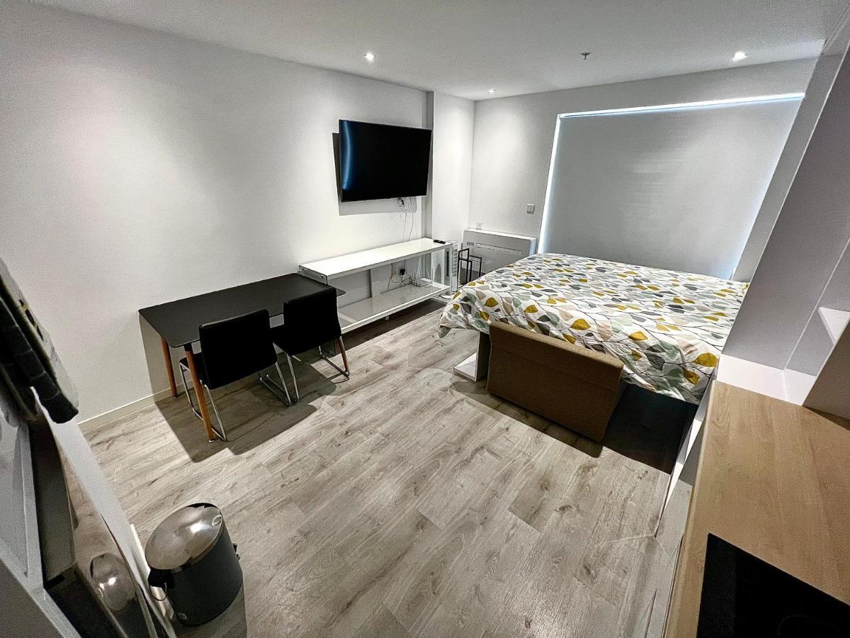 Modern Studio Apartment In Gibraltar - The Hub Buitenkant foto