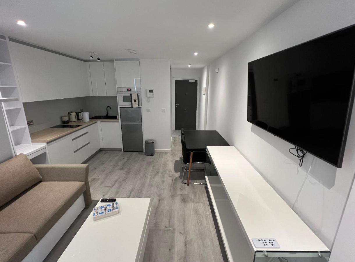 Modern Studio Apartment In Gibraltar - The Hub Buitenkant foto
